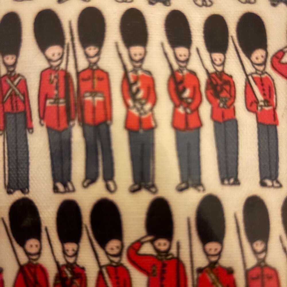 Cath Kidston Vintage London Guards Pouch - Picture 4 of 7